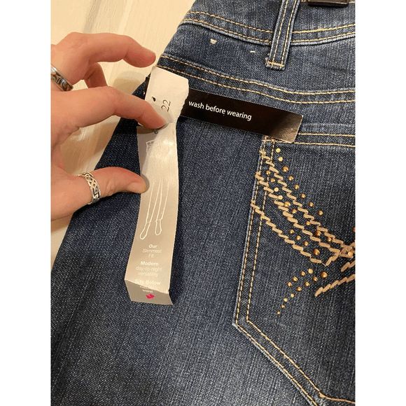 Fashion Bug NWT Tapered Jeans Side Slit With Zipper Closure, Women’s Size 22 - Picture 6 of 15